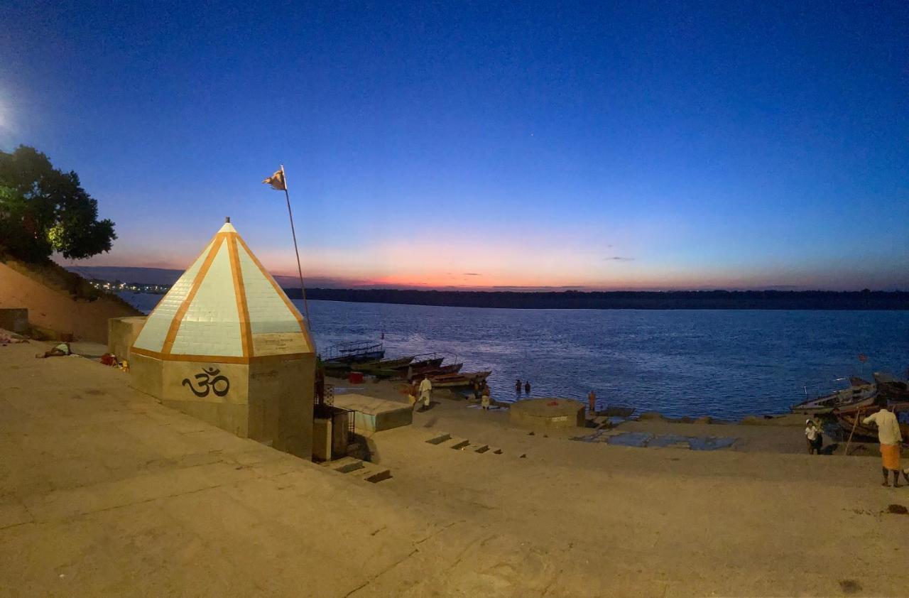 Red Tree Palace Hotel - Varanasi — Photos 3